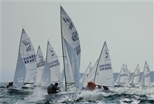 NZL-4003-Race-2Windward-Mark.jpg